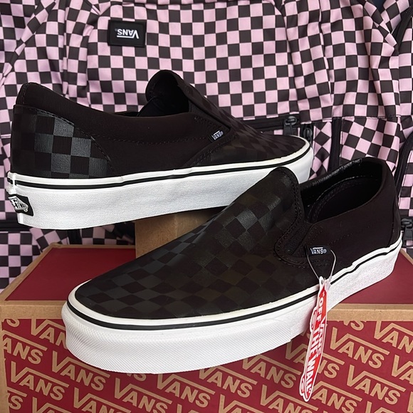 Vans Men’s Classic Slip-On (Checkerboard)Black/Black
VN000EYE276
Sneakers - Picture 9 of 15